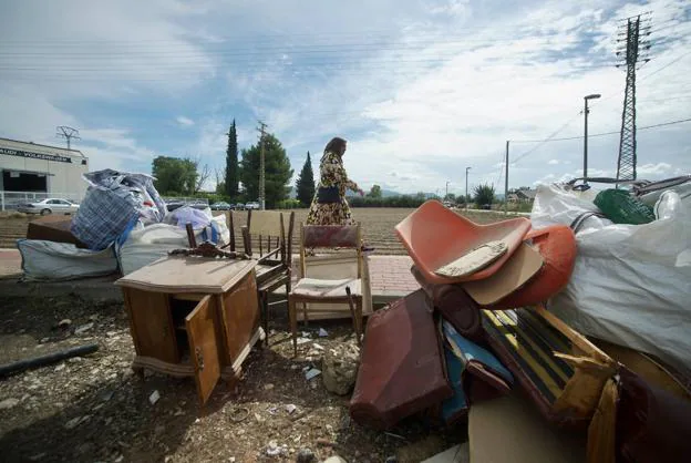 Quejas por la acumulación de basuras en las pedanías de Murcia