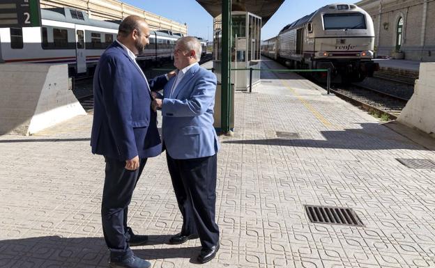 Vélez: «El Gobierno central aumentará frecuencias y reducirá el precio de los billetes de ferrocarril Cartagena-Murcia»