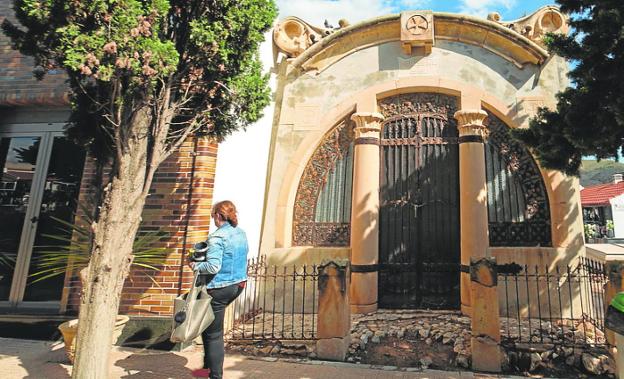 El Ayuntamiento de Mazarrón se hace con un panteón atribuido a Víctor Beltrí