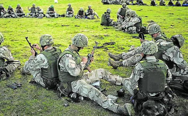 Ukrainian troops training in Durrington, England, this October.