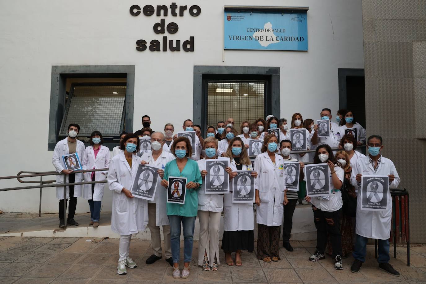 Las protestas de los sanitarios en diferentes puntos de la Región de Murcia, en imágenes