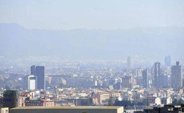 Pollution over the city of Murcia, in a file photo.