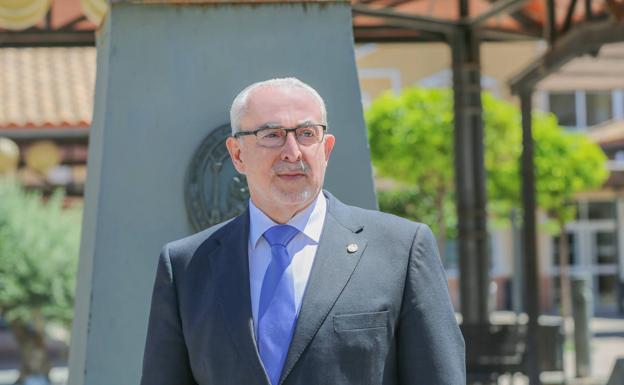 La OTAN premia al presidente de la UCAM con el galardón Serge Lazareff