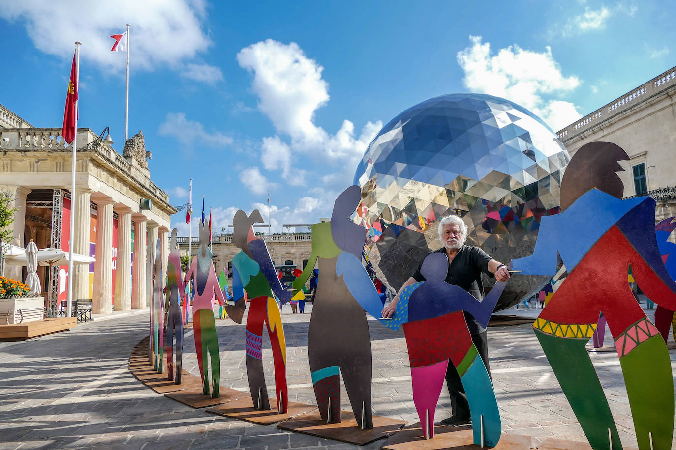 Malta inaugura 'Universo de Luz' de Cristóbal Gabarrón para celebrar el 77 aniversario de Naciones Unidas