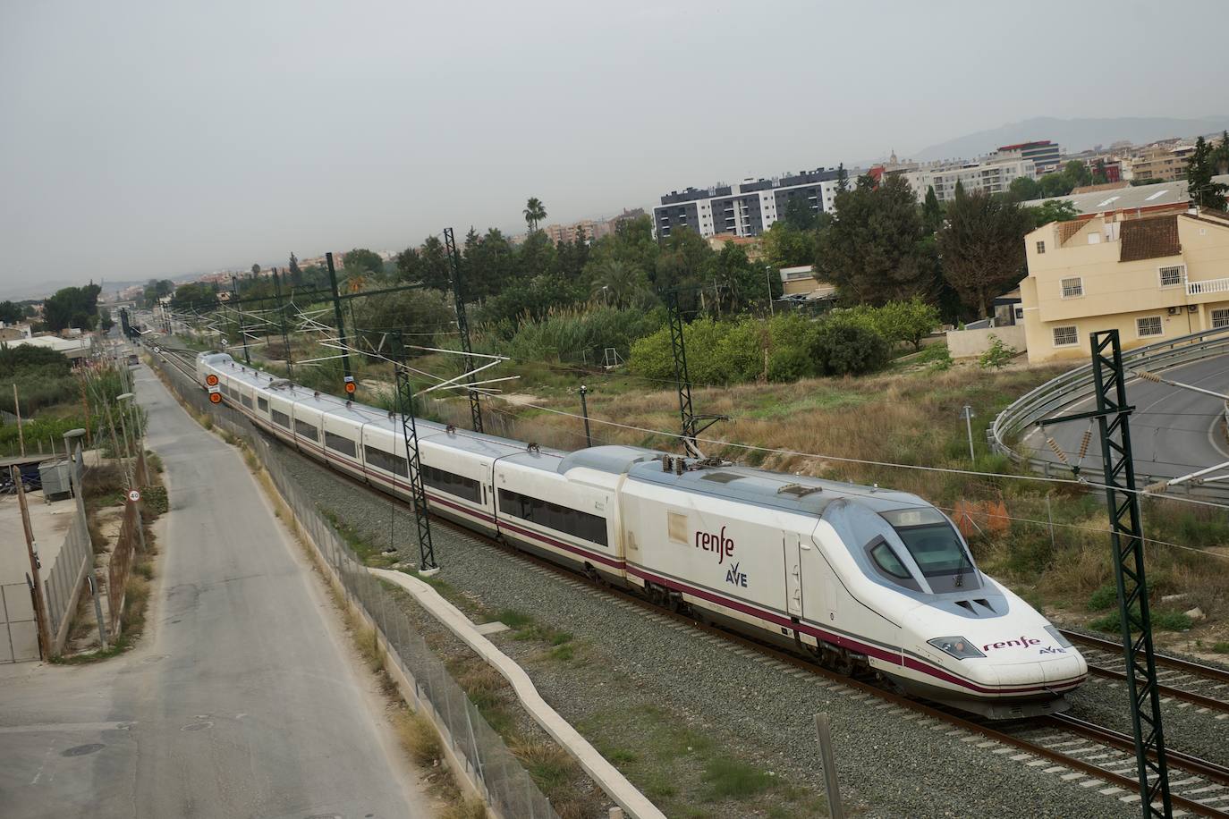 Adif comprueba la línea con los trenes AVE que harán el viaje a Madrid a finales de año
