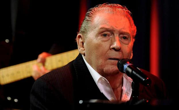 Jerry Lee Lewis, in full action, twelve years ago.