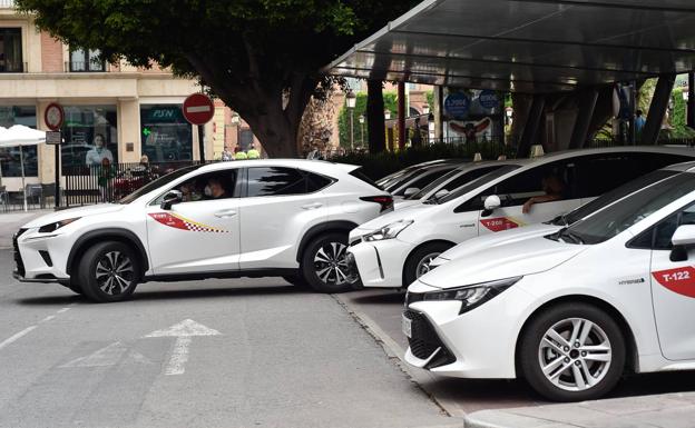 La nueva ordenanza municipal del sector del taxi pasa el primer trámite