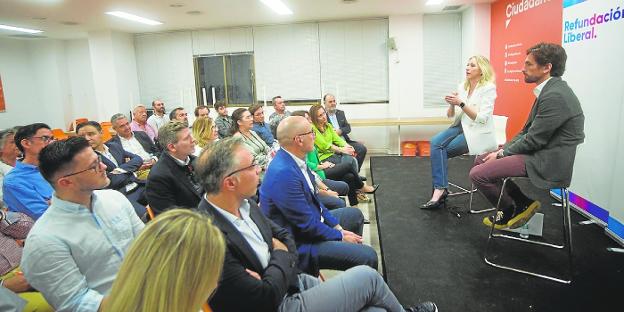 Cs apuesta para su refundación por un «centro liberal y valiente»