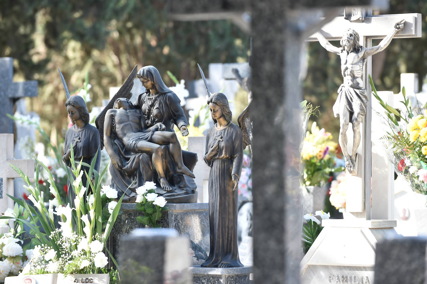 Visitas al cementerio Nuestro Padre Jesús de Murcia en el día de Todos los Santos