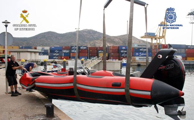 Detenidos tres 'pateristas' por trasladar a doce migrantes hasta la costa de Cartagena