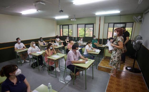 Los sindicatos denuncian nuevos retrasos en la adjudicación de vacantes docentes