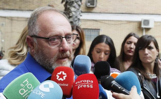 El padre de Marta cree que juez y policía se «tapan» mutuamente