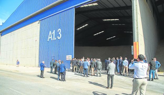 El puerto de Escombreras alcanza casi su plena ocupación con una nave para almacenar cereal