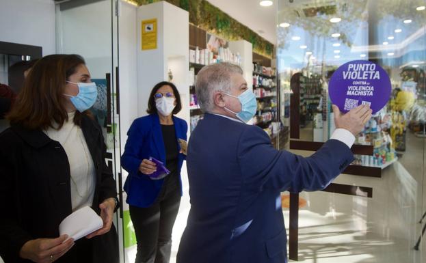 Una campaña impulsa las farmacias de la Región de Murcia como espacios seguros para las víctimas de violencia de género