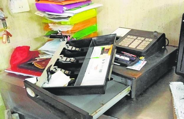 Asaltan tres locales con un furgón robado en Torre Pacheco