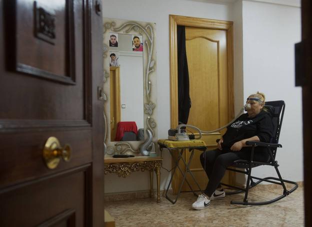 Vecinos del barrio murciano de La Paz se hartan de los apagones por los más de 350 enganches ilegales