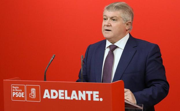 José Vélez: «La 'autovía del bancal' lleva diez años de retraso por la incapacidad del Gobierno regional»