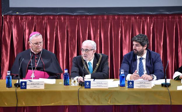 López Miras asegura que las universidades de la Región de Murcia «se complementan»