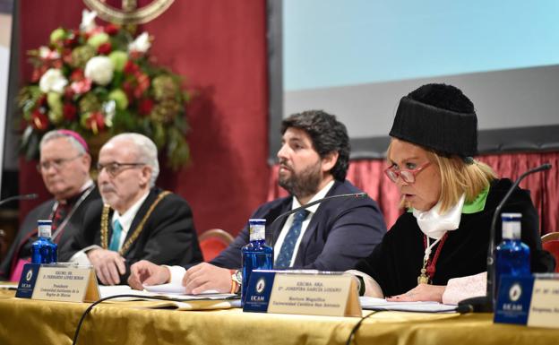 La UCAM aprovecha el acto de inicio del curso para reivindicar Veterinaria