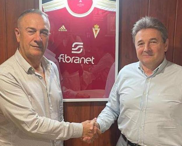Un apretón de manos de futuro para el Real Murcia