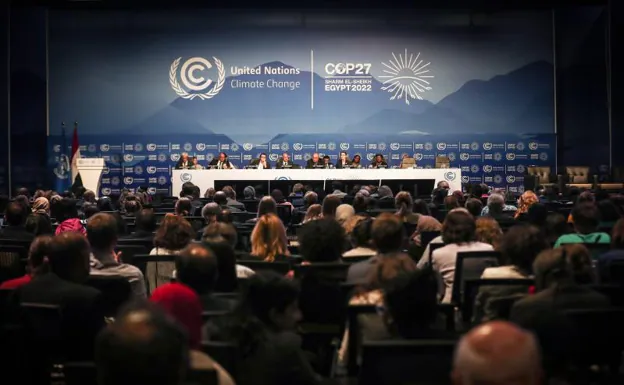 Image of the COP27 plenary.
