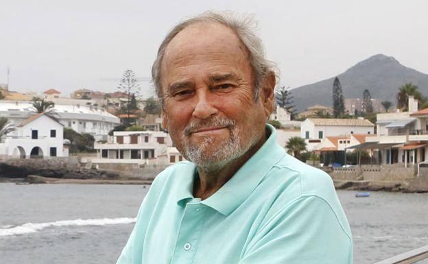 El BORM publica cinco meses después la renuncia de Pérez-Templado