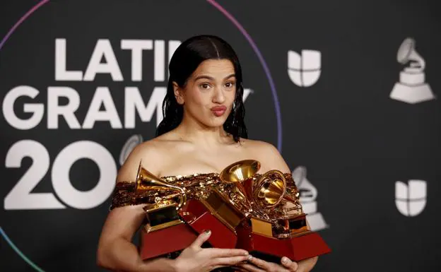 El 'Motomami' de Rosalía triunfa en la noche de los Grammy Latinos