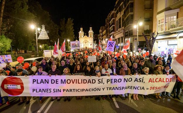 Los vecinos y comerciantes contrarios al plan de movilidad de Murcia advierten: «No nos vamos a rendir»