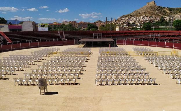 Desmontan la plaza de toros de Mula un año después de ser inaugurada