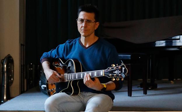 Francisco Carpena: «Urge abandonar las redes sociales que crecen a base de radicalización y odio»