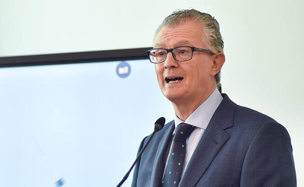 El consejero de Salud avanza que el acuerdo con la Atención Primaria «no tardará mucho»