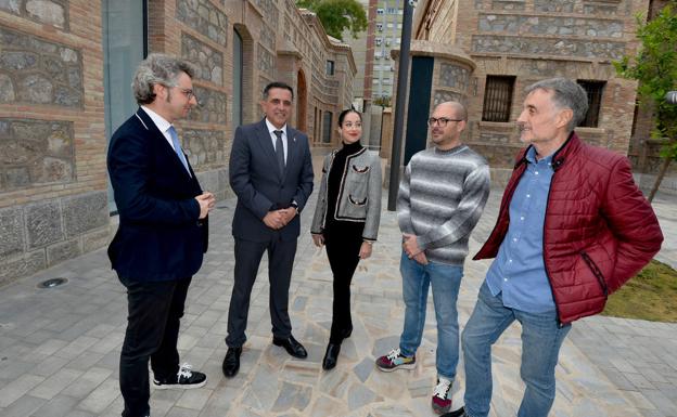 Murcia homenajea al poeta Miguel Hernández en el 80 aniversario de su muerte