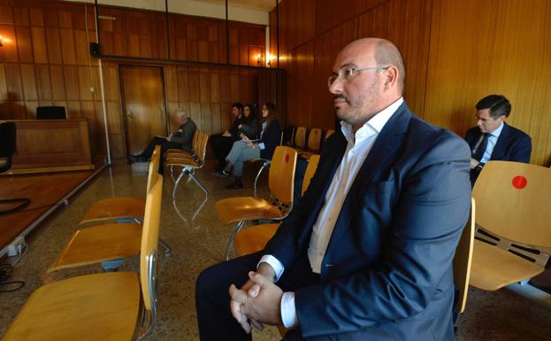 Sánchez insiste en su inocencia en el alegato final del juicio que puede llevarle a la cárcel