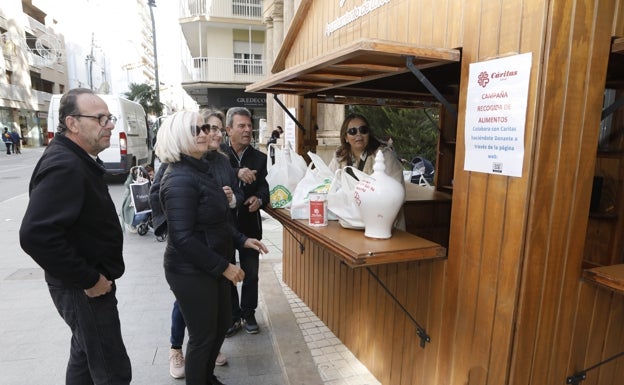 Recogida de comida y donativos para Cáritas en Lorca