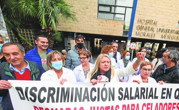 Protesta de celadores y auxiliares en Murcia