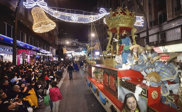 La Cabalgata de Reyes de Murcia se traslada a la avenida Juan de Borbón y el desfile de Papá Noel, al Infante
