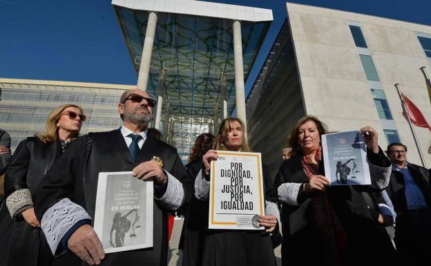 Cientos de juicios aplazados en la Región de Murcia por la huelga de los letrados