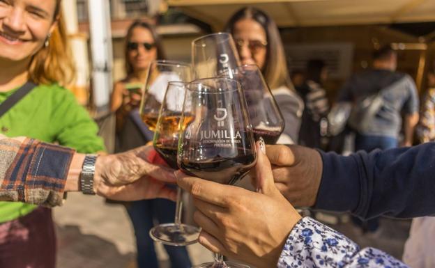 Más de 6.000 visitantes en la I Feria del Vino y enoturismo de Jumilla