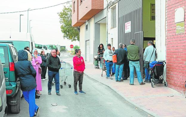 Cáritas y Cruz Roja de Lorca avisan de la falta de reservas en sus bancos de alimentos