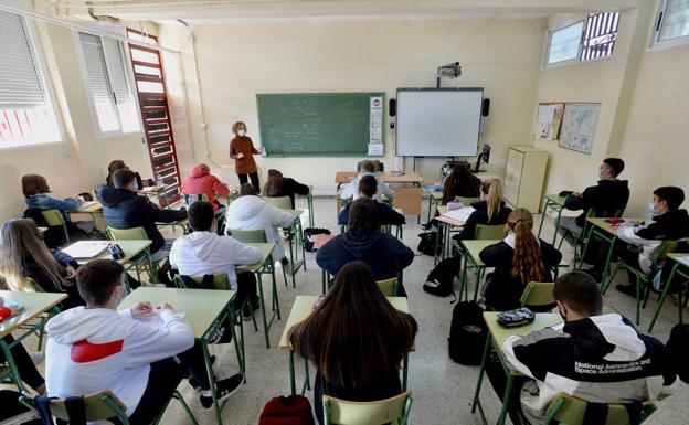 Students from IES Sanje de Alcantarilla, during a class this academic year. 