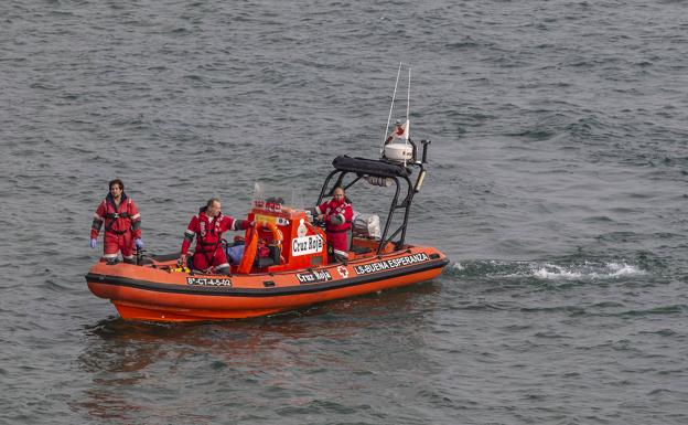 El naufragio de una patera deja tres cadáveres en playas de Calblanque