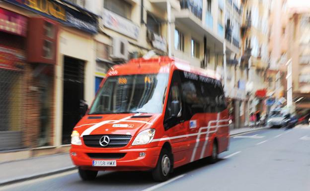 Los conductores de los 'coloraos' convocan una huelga indefinida a partir del día 19