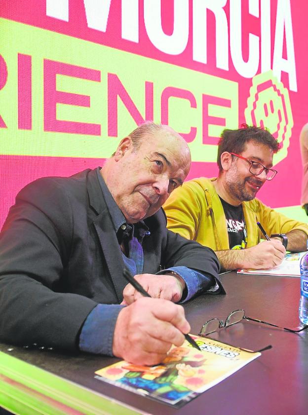 'Sargento Resines' firma en Murcia