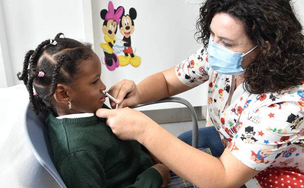 Salud abre la cita web para vacunar contra la gripe a los menores de 5 años