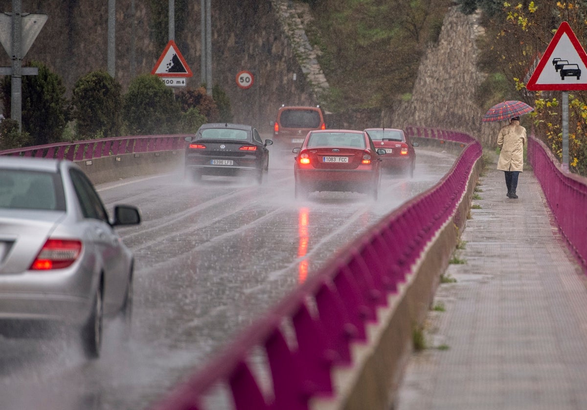 the-dgt-remembers-this-is-how-you-should-drive-in-heavy-rain-scenarios