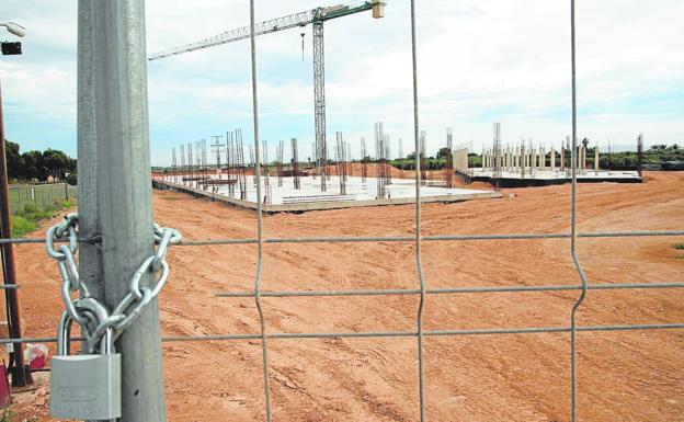 Una modificación en el proyecto obliga a parar la construcción del nuevo colegio de La Aljorra
