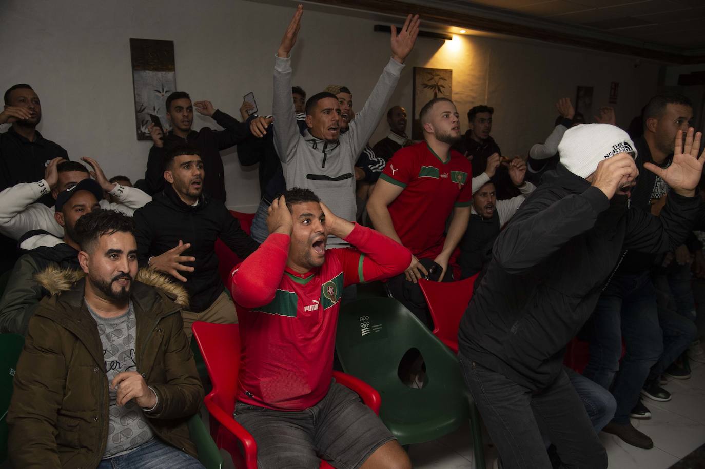 Los aficionados de Marruecos se resignan tras la derrota ante Francia