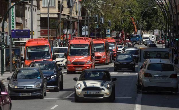 Las ciudades podrán cobrar por entrar al centro en coche en 2023: así es la ley del Gobierno