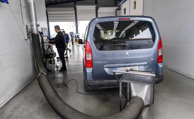 Las ITV echan para atrás 25.700 vehículos en la Región de Murcia por contaminar más de lo legal