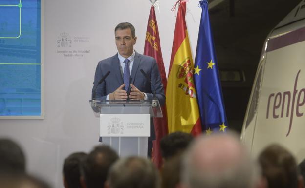 Pedro Sánchez: «Por fin llega el AVE a Murcia y lo hace como querían los vecinos, soterrado»